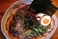 九州ラーメン 火の国:高菜チャーシュー